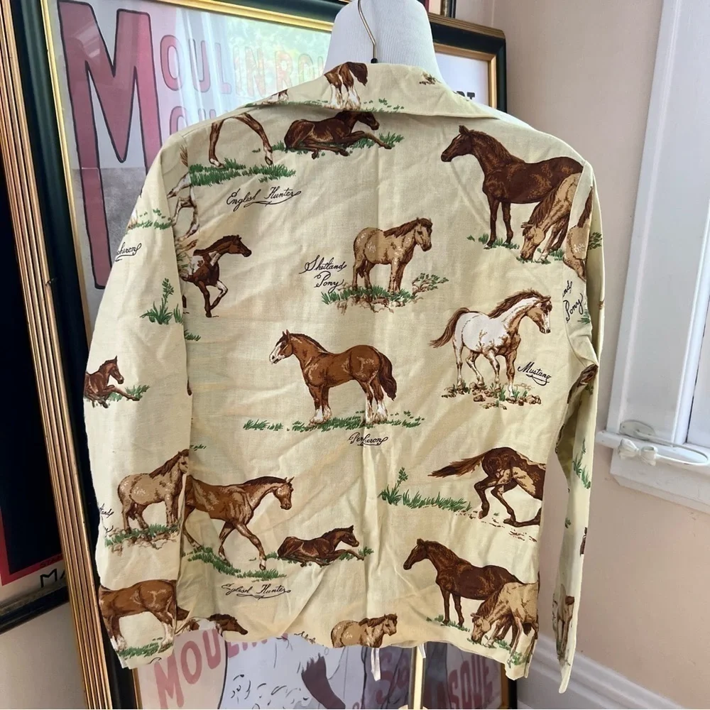 Tregos Westwear Rare Vintage Tan, Brown, Green All Over Horse Print Zip Up Shirt